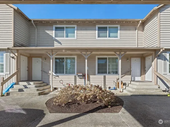 15702 Admiralty Way, Lynnwood, WA 98087