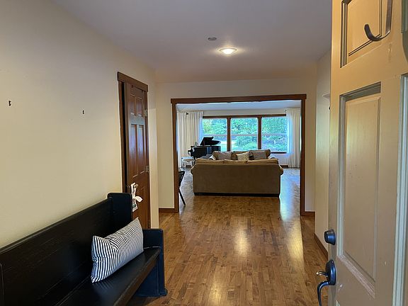 2nd image of 4811 S 150th St