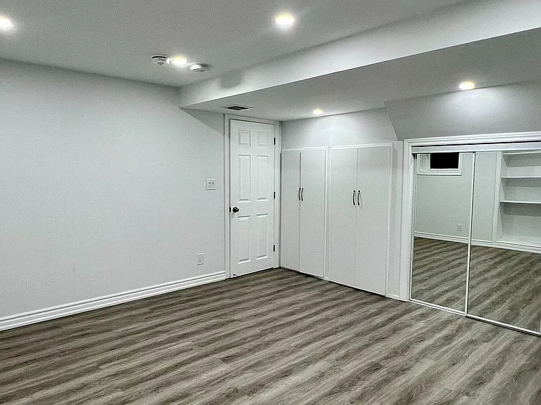 12 Schwalm Cres — Photo 9