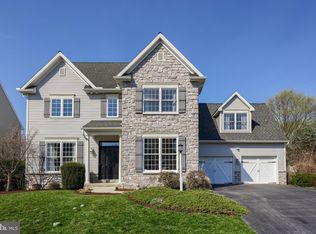 323 Bowyer Ln, Lititz, PA 17543
