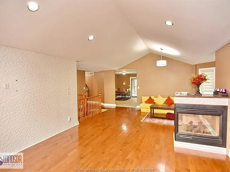 4305 Casgrain Dr #UPPER — Photo 15
