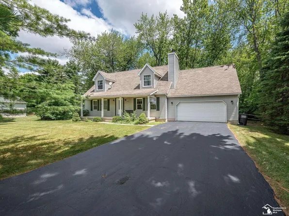 5554 E Albain Rd, Monroe, MI 48161