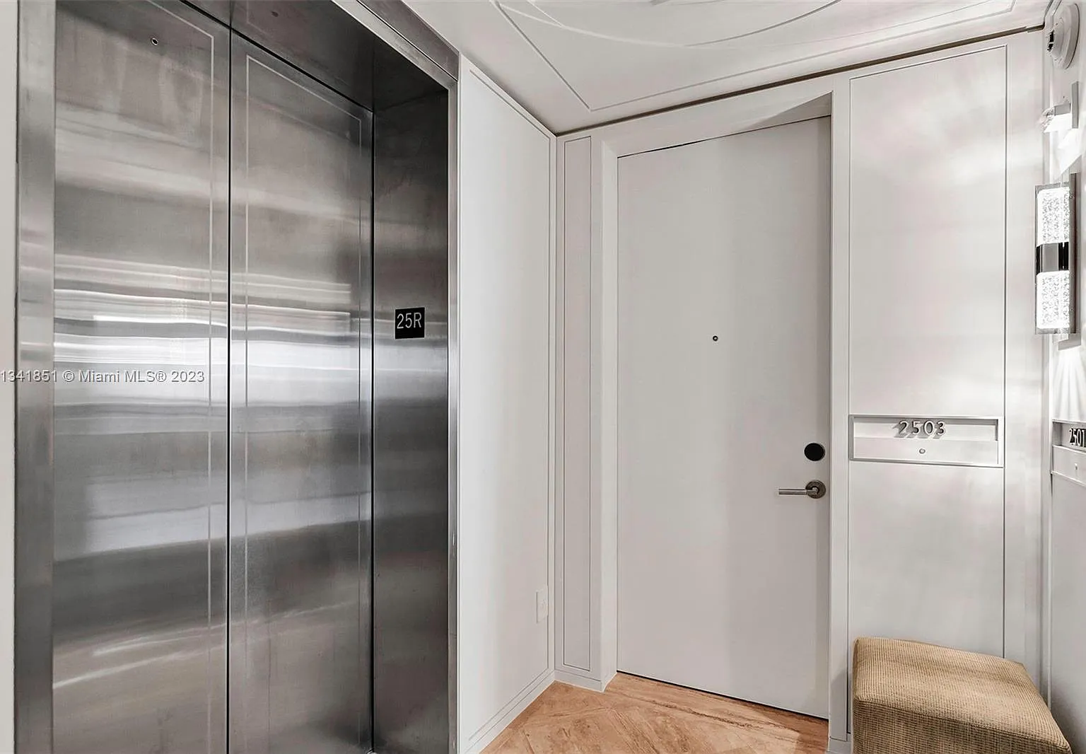 Bal Harbour Center Condo — Photo 4