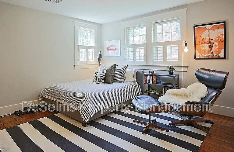 704 Timber Ln — Photo 17