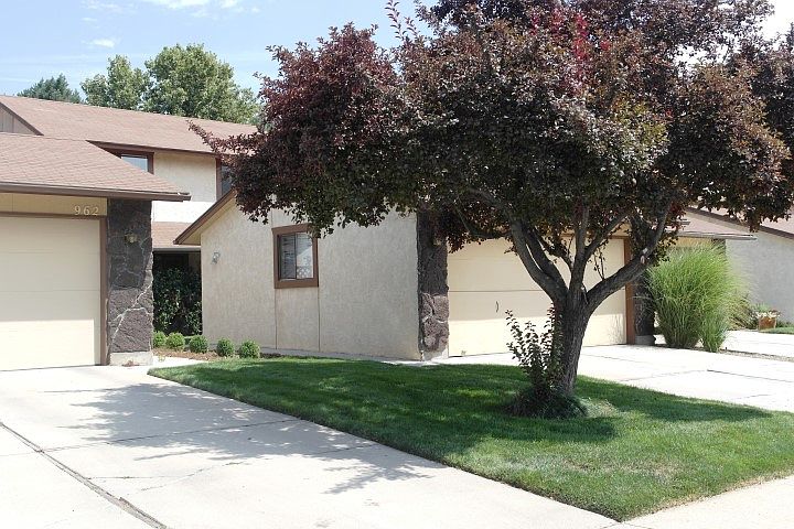 Carefree townhome living!