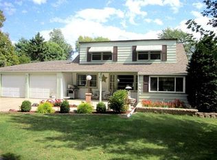 726 Broadway Ave, Sterling, IL 61081