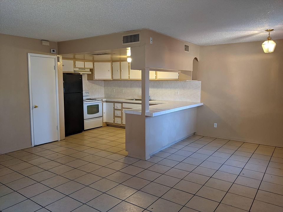 2nd image of 4009 W Reade Ave