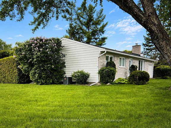 3rd image of 20 Cramer Dr S