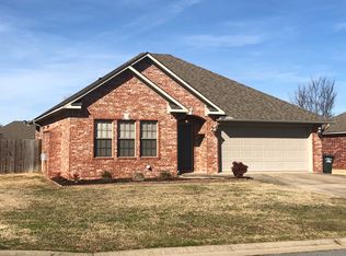 1735 Jasmine Ln, Conway, AR 72034