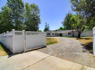 22616 Erwin St, Woodland Hills, CA 91367