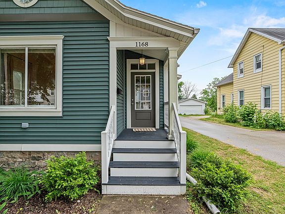 5th image of 1168 E Walnut St