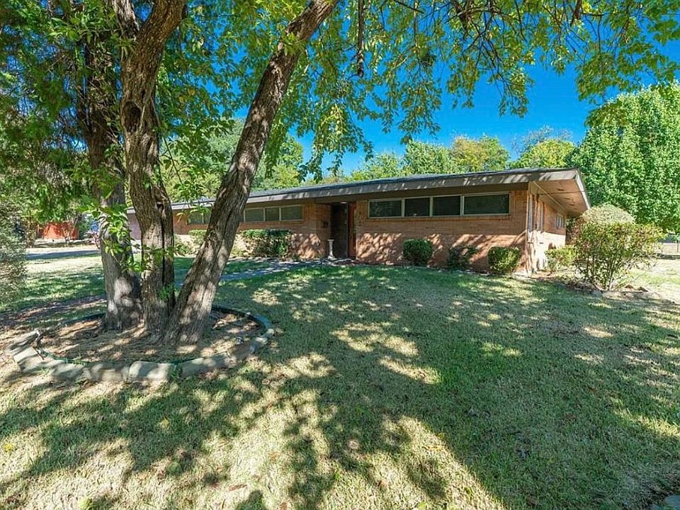 1210 Bois D Arc St, Commerce, TX 75428 Zillow