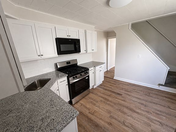 3rd image of 1277 Reynolds Ave #1275