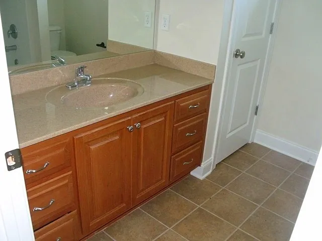 103 Ledbury Cv — Photo 5