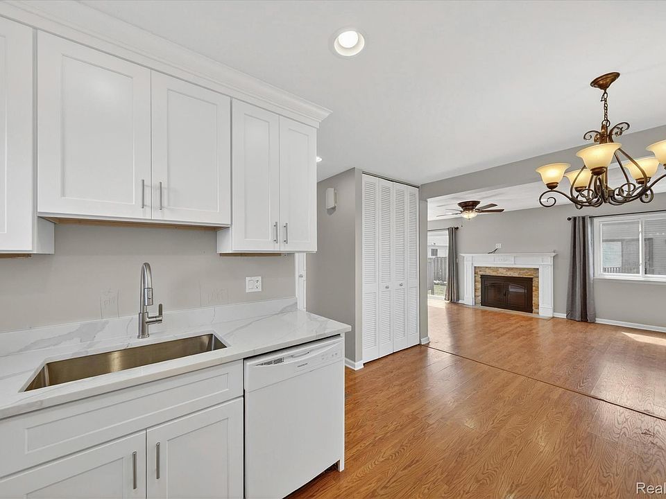 2824 Roundtree Dr, photo 16