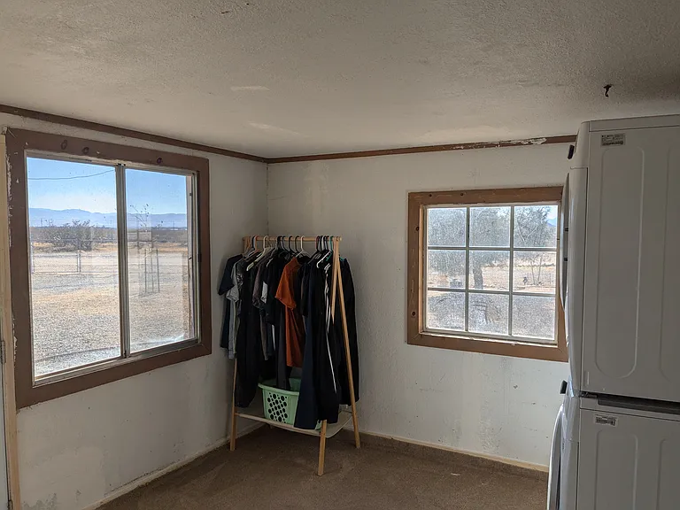 20445 Weimar Ave — Photo 15