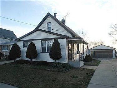1st image of 917 E 218th St