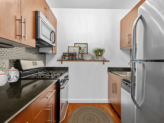 4th image of 90 John St #1516