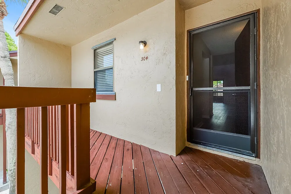 2 bed, 2.0 bath, 1165 sqft, $1,990 — Photo 3
