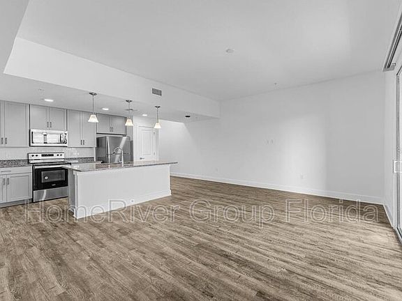 3rd image of 5205 Eggleston Ave #202