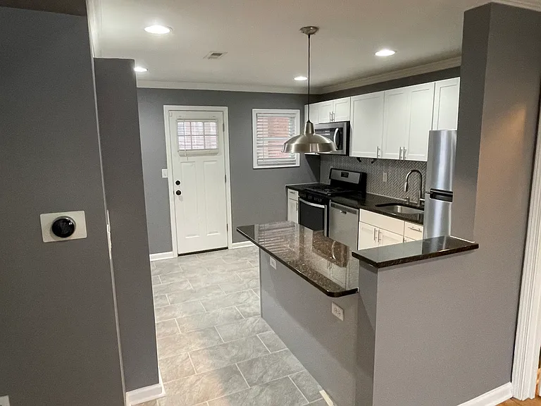 340 Gusryan St — Photo 4