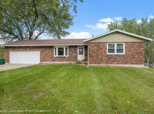 6858 S James Dr, Rochelle, IL 61068