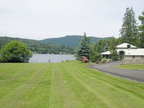 One of a kind! Waterfront and acreage combination