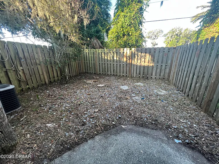 16 Oakwood Park — Photo 14