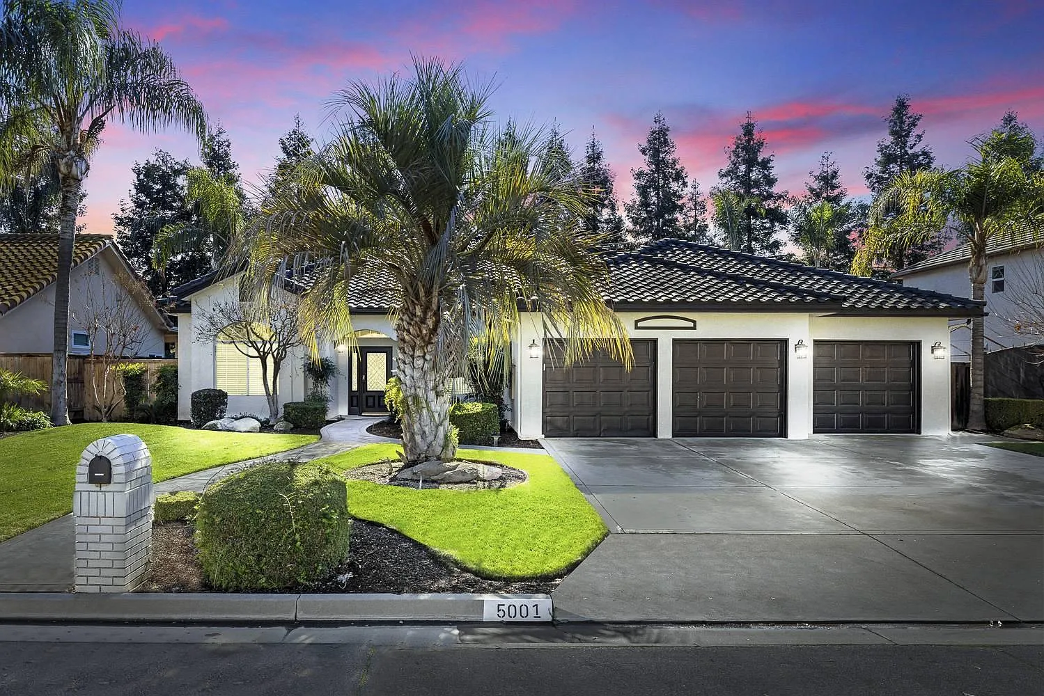 5001 W Fir Ave photo 1