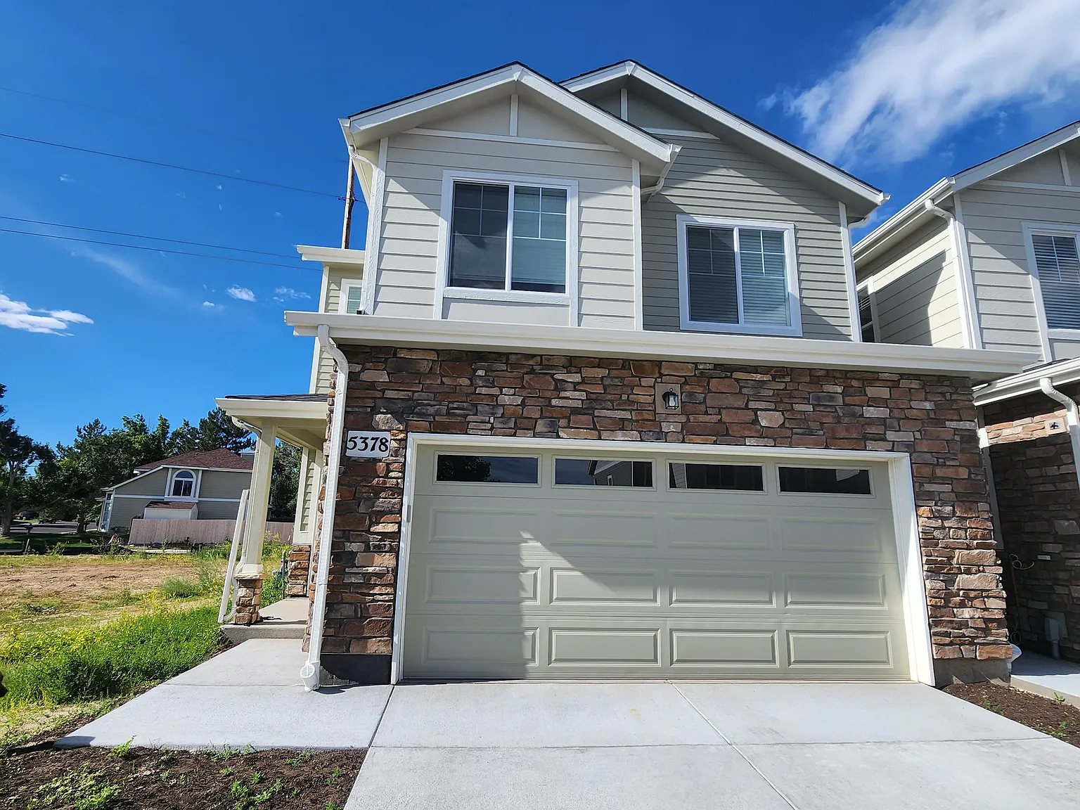 3 bed, 1953 sqft, $975 — Photo 1