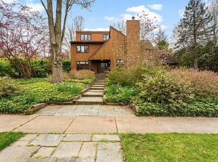 3 W Laurel Wood Dr, Lawrence Township, NJ 08648