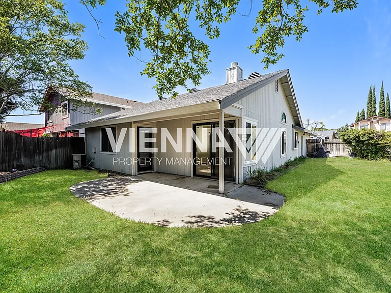 3358 Brownlea Cir — Photo 15