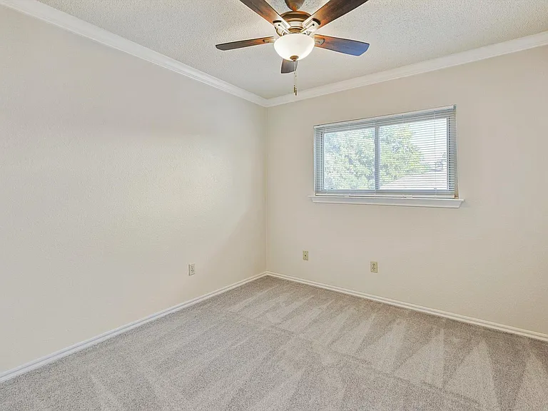 318 Lodge Rd — Photo 13