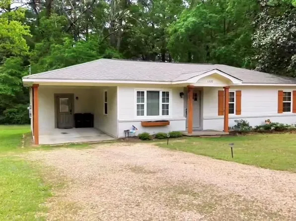 1332 Parker Dr, Laurel, MS 39440