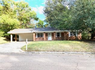 208 Alfa Dr, Vicksburg, MS 39180
