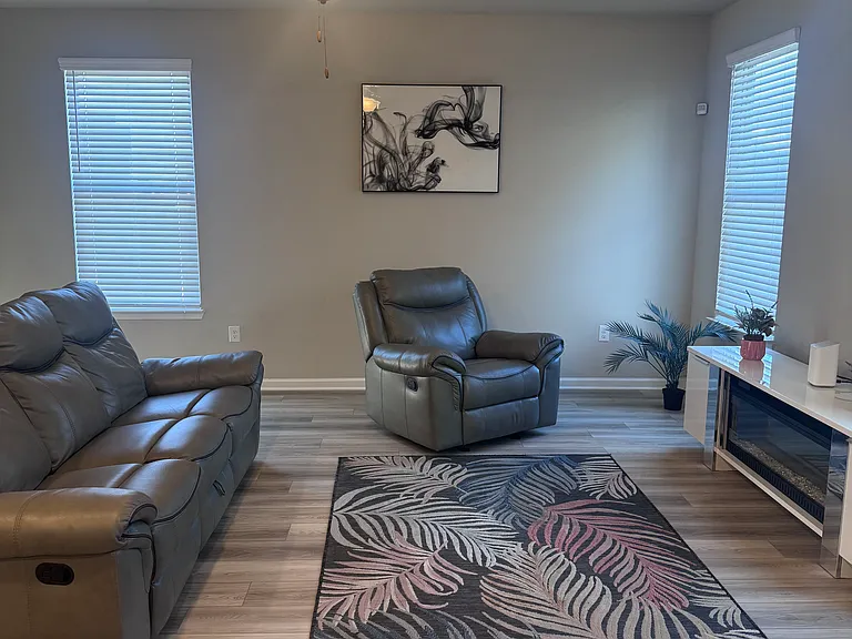 Winston Dr — Photo 2