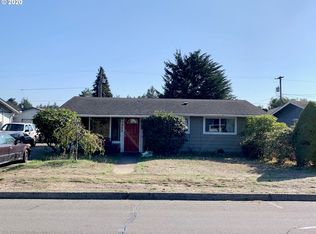 1882 18th St, Florence, OR 97439