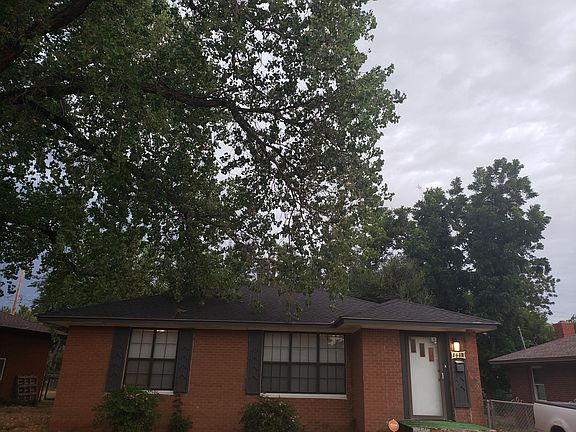 2nd image of 1410 Oxford Way