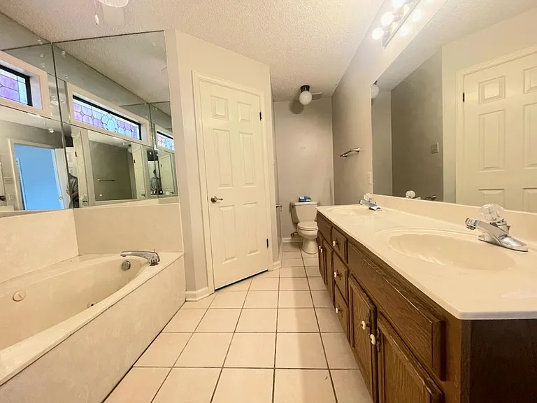 7320 N Hamilton Cir — Photo 6