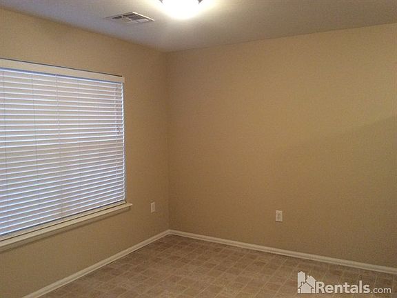 3rd image of 523 E Juniper Ln