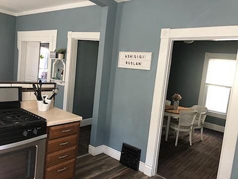 3rd image of 330 S Brown Ave