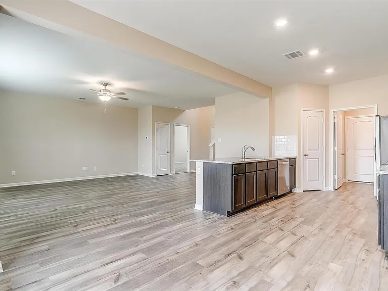1025 McDonald Dr — Photo 10