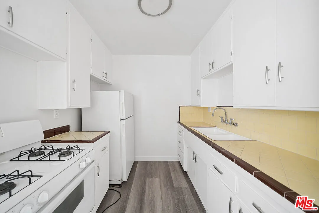 1 bed, 1.0 bath, 750 sqft, $2,150 — Photo 2