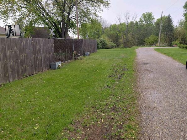 1053 Moss St, Gilson, IL 61436