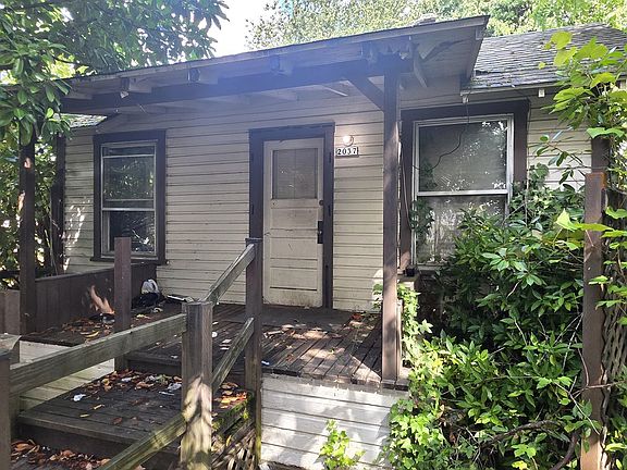 2nd image of 2037 E St