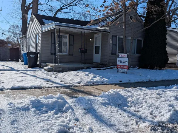 31 W Kalama Ave, Madison Heights, MI 48071