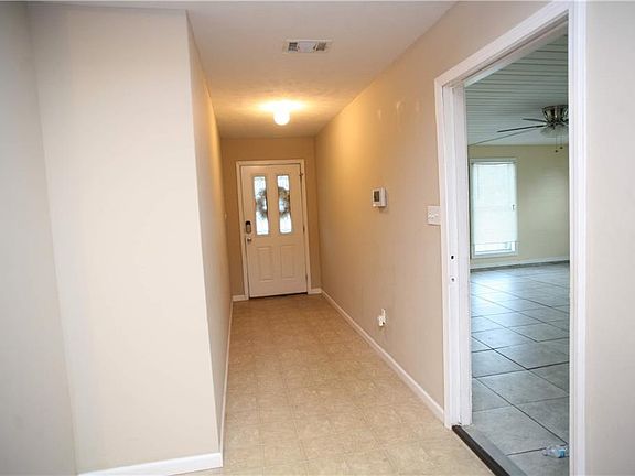 3rd image of 700 Woodwind Dr