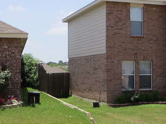 3rd image of 4921 Parkrise Dr