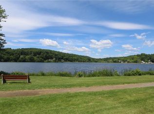 35 Larchmont Rd, Carmel, NY 10512