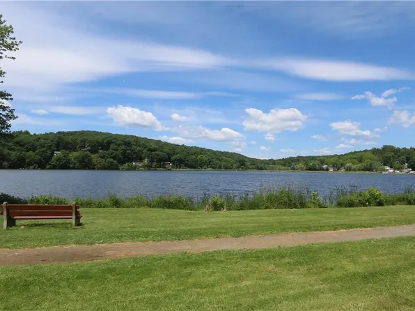 35 Larchmont Road, Carmel, NY 10512